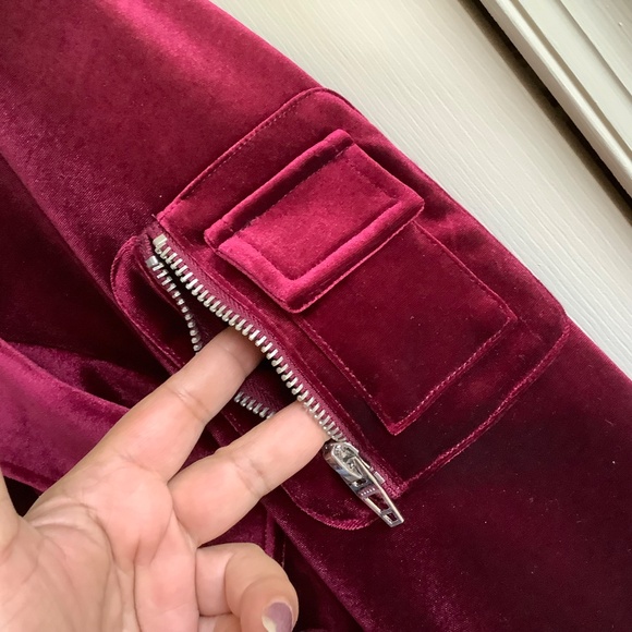 BLANK NYC Velvet Crop Bomber Jacket Burgundy SZ L - Picture 7 of 16